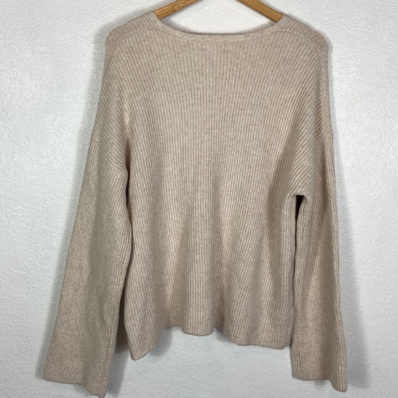 NWT Treasure & Bond Oatmeal Ribbed V-Neck Sweater Medium - Picture 5 of 6